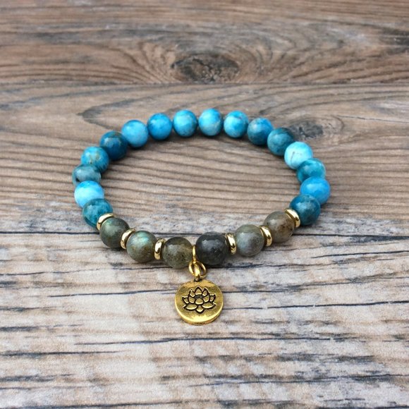 Apatite bracelet with Lotus charm, Labradorite, healing bracelet - Picture 2 of 9